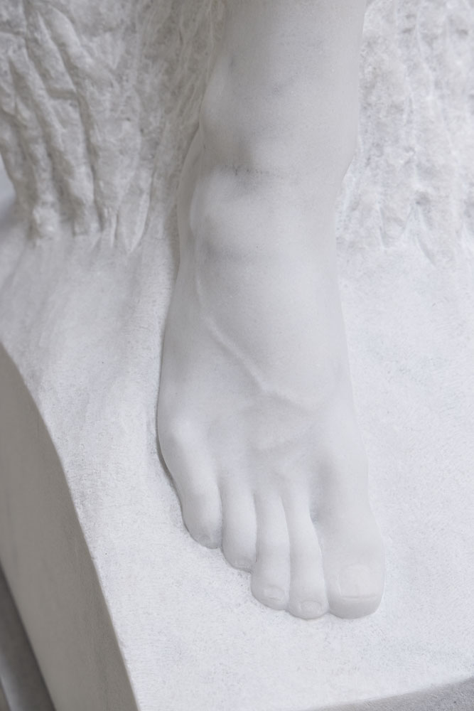 Stephen Ralph, Looking for love - close up foot detail