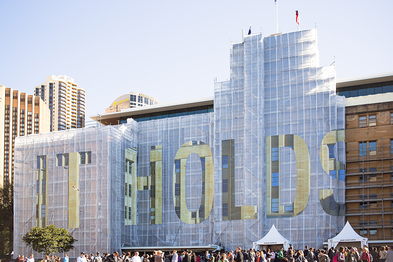 Agatha Gothe-Snape, IT HOLDS UP, 2013